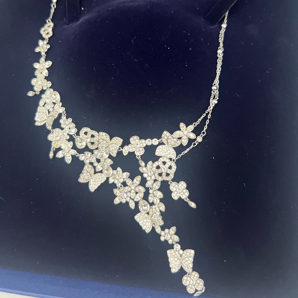 Swarovski All Around Eden Necklace Butterfly Clover 5190281 Mint In Box